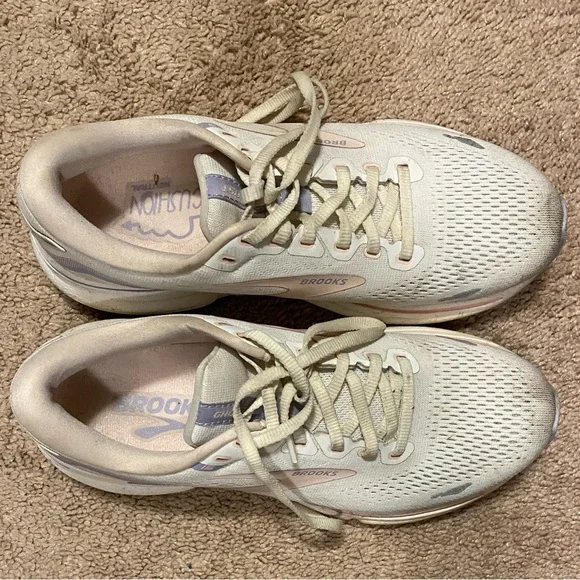 Brooks Ghost running shoes - Picture 3 of 6